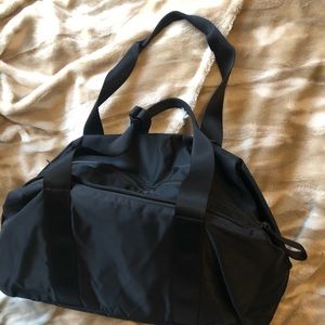 Lululemon gym bag in black
